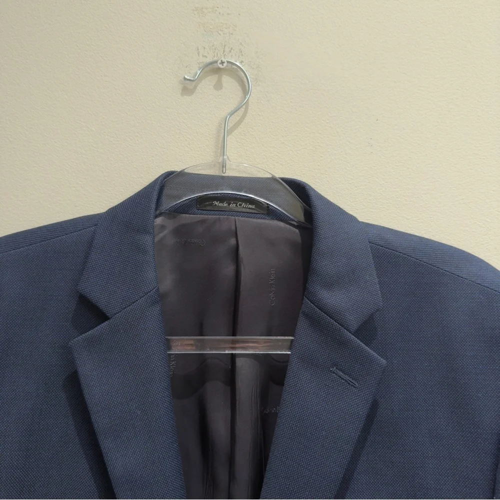 Calvin Klein Extreme Slim Fit Men's Navy Blazer  Two-Button 100% Wool Size 44R